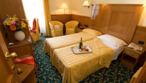 Отель Hotel Cinque Giornate  Милан
